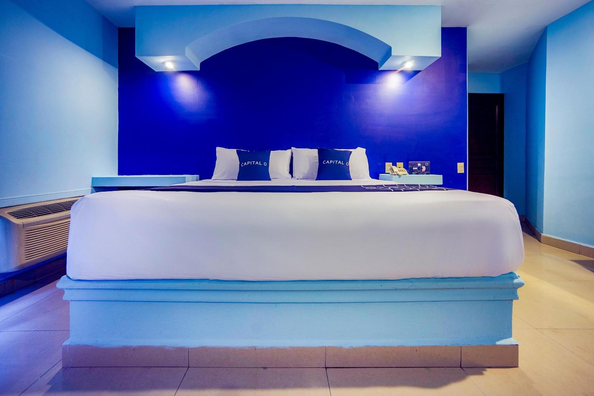 Capital O Hotel Diro, מונטריי מראה חיצוני תמונה