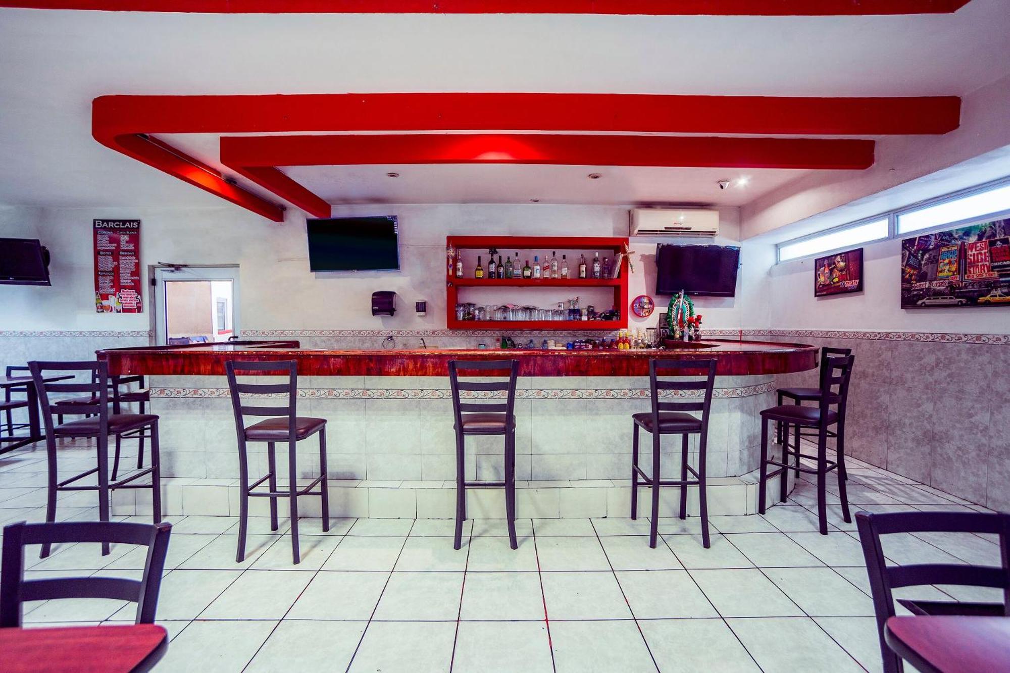Capital O Hotel Diro, מונטריי מראה חיצוני תמונה